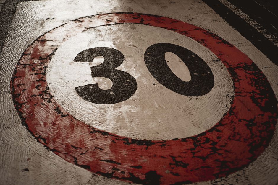 赤と白の30タグ