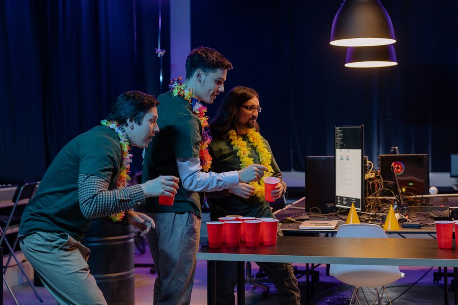 ゲーム業界の職種別年収と企業規模による差のイメージ